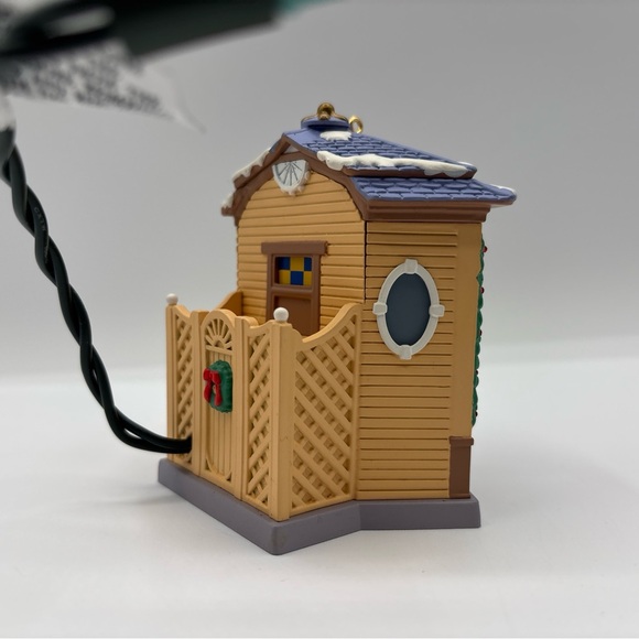 Hallmark Keepsake Ornament Dated 2002 Village Toy Shop Handcrafted - Picture 6 of 12